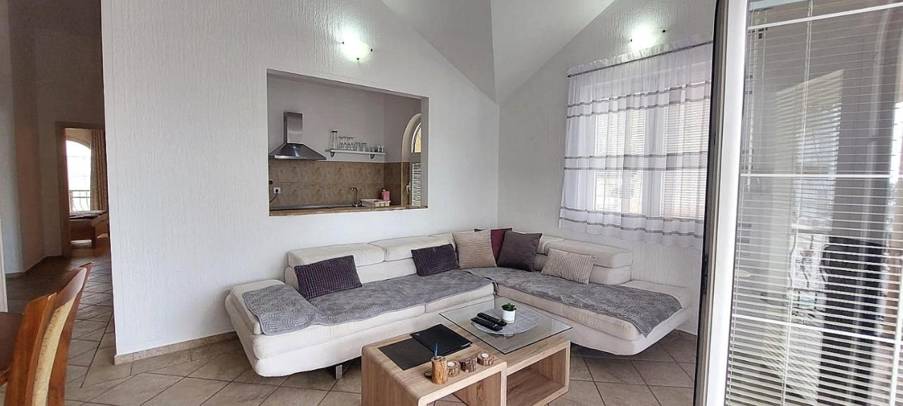 D & S Family Apartments 부드바 외부 사진
