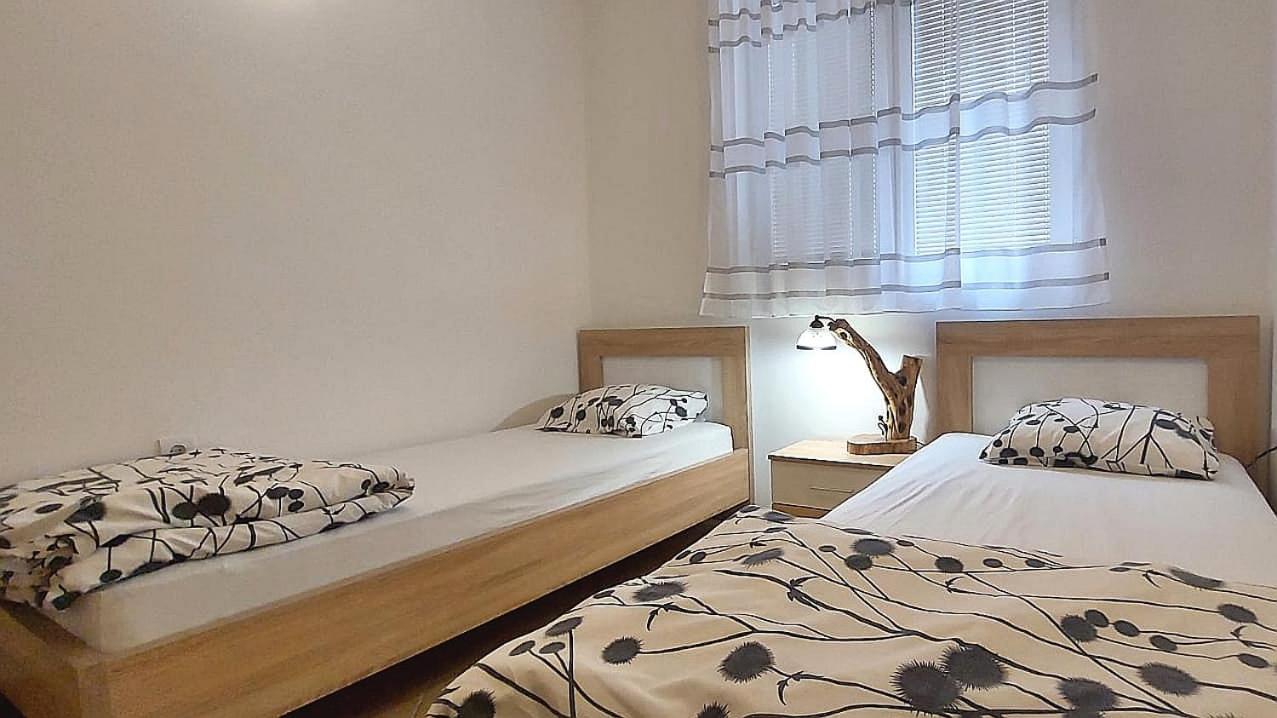 D & S Family Apartments 부드바 외부 사진